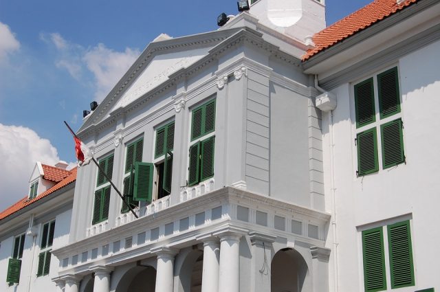 building-598975_960_720