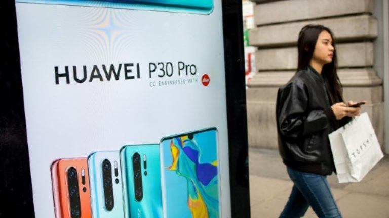 Huawei jumps ahead of Apple in tough smartphone market